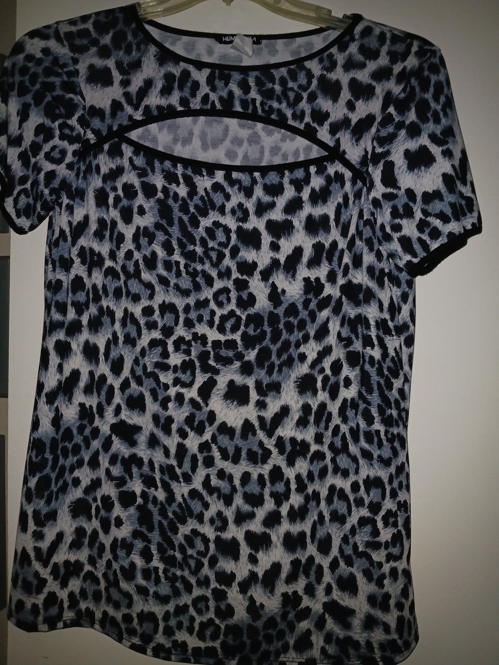 SHEIN Black and White Leopard Print Keyhole Short Sleeve Top
